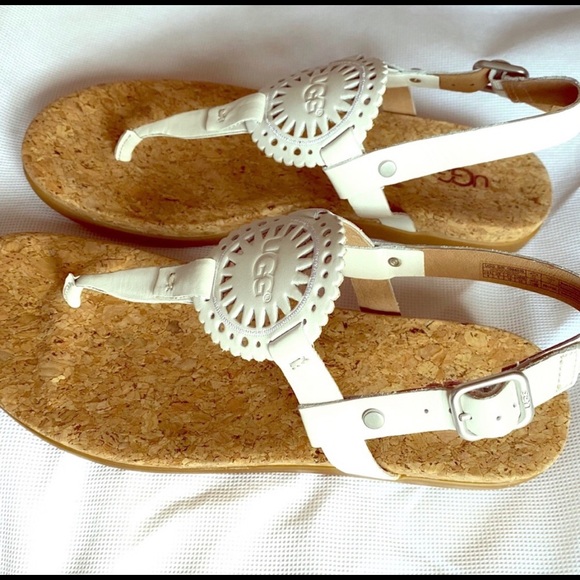 UGG Shoes - UGG Ayden sandals - size 8